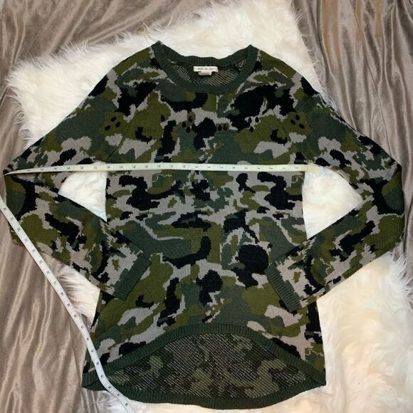 ⭐️HOST PICK Belle du Jour embellished camo sweater - Picture 6 of 6